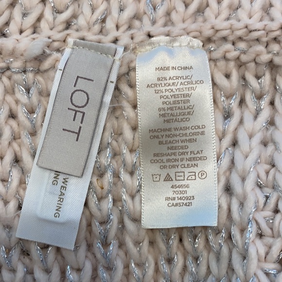 LOFT beautiful woven infinity scarf - Picture 4 of 7